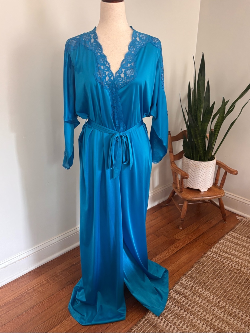 Vintage Miss Elaine Blue Lace Peignoir Robe Medium Long Antron Nylon USA Glamour